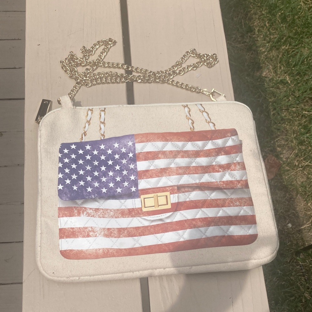 Elegant Cream Clutch with American Flag Design